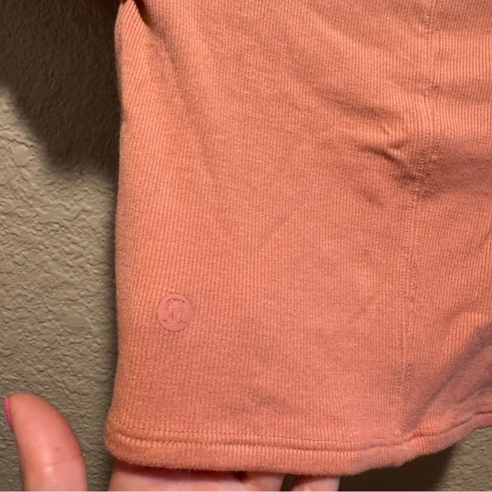 Lululemon size 2 LA Twist Front Crop Top - Picture 6 of 6